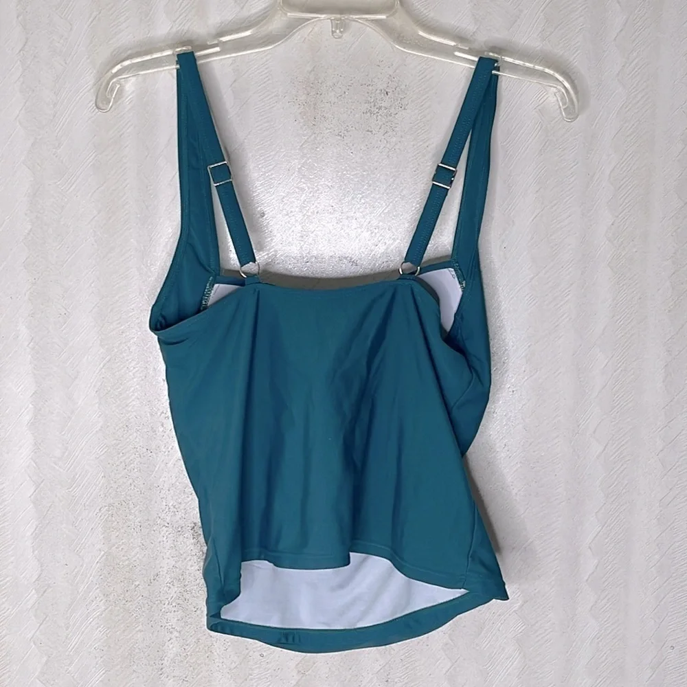 ❤️ 🆕 STRIKING Green Women’s bathing suit top Size XXL
